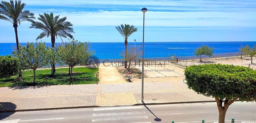 PISO FRENTE AL MAR PISCINA, GARAJE CERRADO 3 COCHES