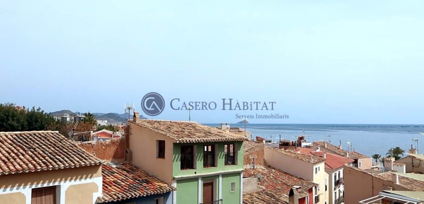 CASA ENTERA EN CASCO ANTIGUO CON GRAN PATIO Y VISTAS A REFORMAR