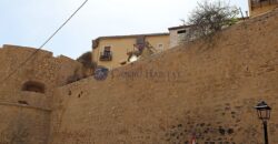 CASA ENTERA EN CASCO ANTIGUO CON GRAN PATIO Y VISTAS A REFORMAR