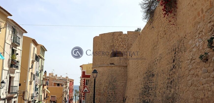 CASA ENTERA EN CASCO ANTIGUO CON GRAN PATIO Y VISTAS A REFORMAR