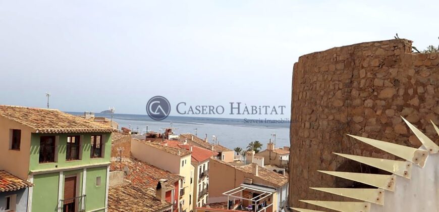 CASA ENTERA EN CASCO ANTIGUO CON GRAN PATIO Y VISTAS A REFORMAR