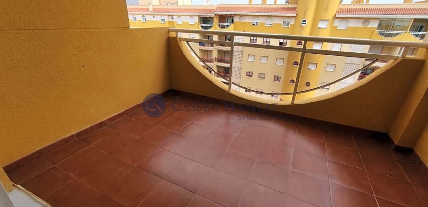 APARTAMENTO  PRIMERA LINEA MAR, PISCINA Y GARAJE