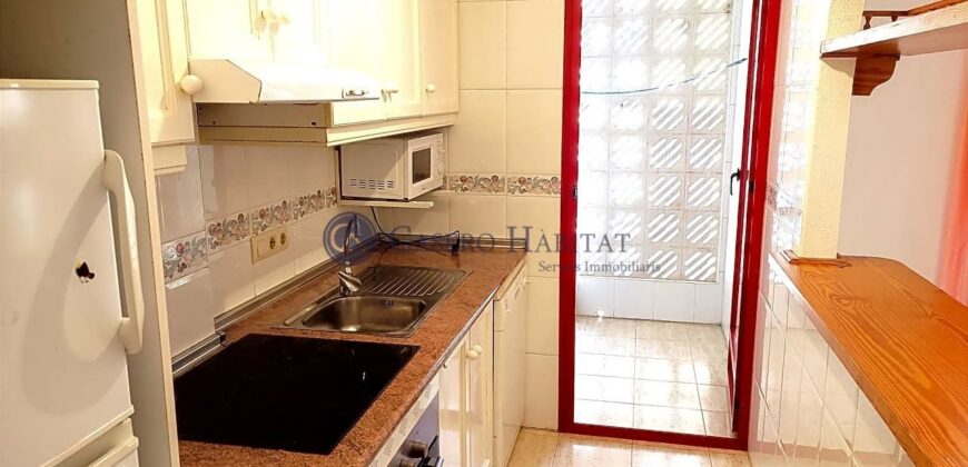 APARTAMENTO  PRIMERA LINEA MAR, PISCINA Y GARAJE