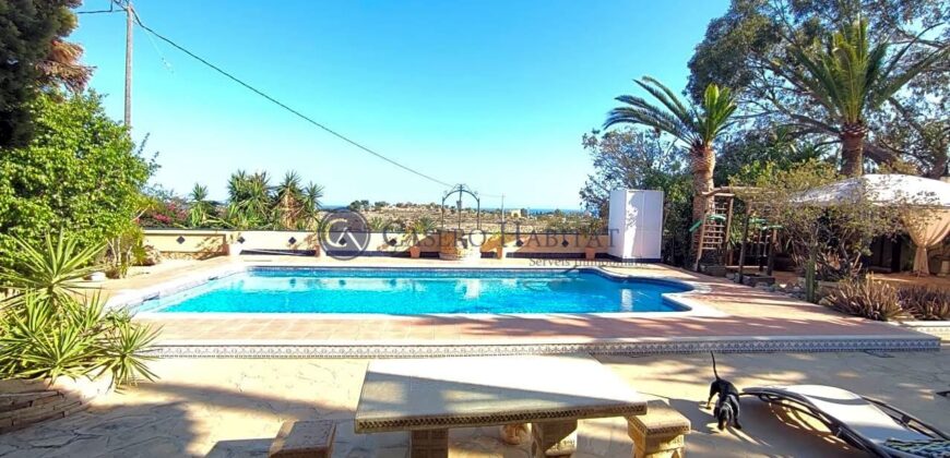 CHALET INDEPENDIENTE, GARAJE, PISCINA CON VISTAS AL MAR Y LA MONTAÑA