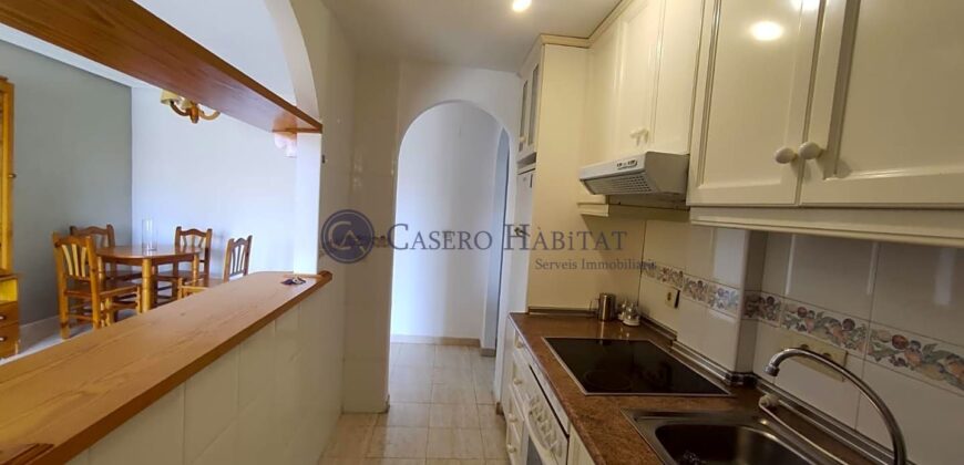 APARTAMENTO  PRIMERA LINEA MAR, PISCINA Y GARAJE