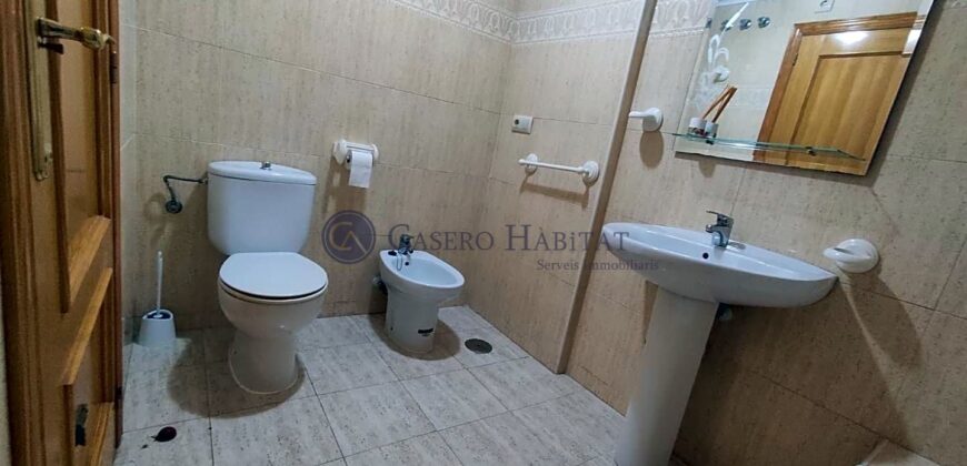 APARTAMENTO  PRIMERA LINEA MAR, PISCINA Y GARAJE