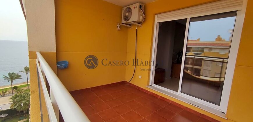 APARTAMENTO  PRIMERA LINEA MAR, PISCINA Y GARAJE