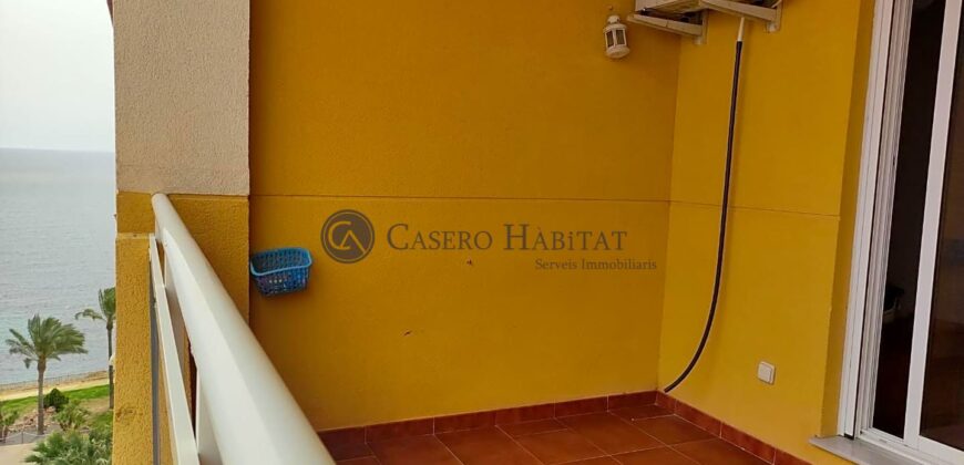 APARTAMENTO  PRIMERA LINEA MAR, PISCINA Y GARAJE