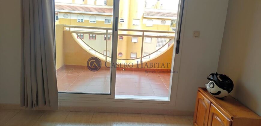 APARTAMENTO  PRIMERA LINEA MAR, PISCINA Y GARAJE