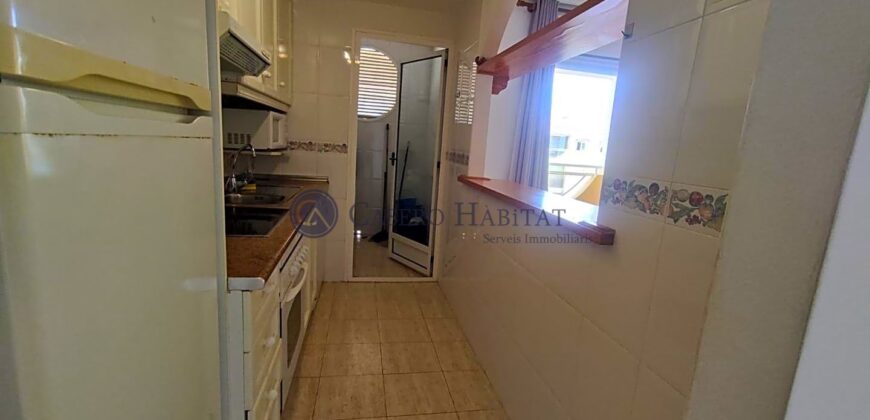 APARTAMENTO  PRIMERA LINEA MAR, PISCINA Y GARAJE